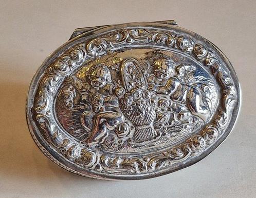 Pillendoosje - .835 zilver - Nederland Engelen, Antiek en Kunst, Antiek | Zilver en Goud