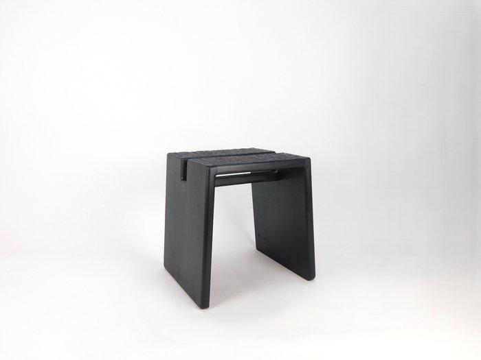 Wilk Brothers Furniture - Sebastian Wilk - Tabouret - Type, Antiek en Kunst, Kunst | Designobjecten