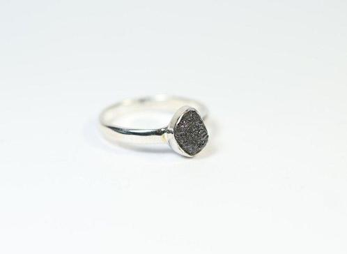 diamant brut / Bague / neu- 2.3 g - (1), Verzamelen, Mineralen en Fossielen