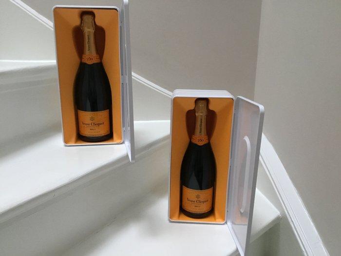 Veuve Clicquot - Champagne Brut, Champagne Blend - 2 Flessen, Verzamelen, Wijnen