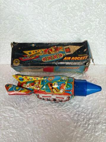 OMI (Oriental Metal Industries)  - Robot-jouet Air Rocket -