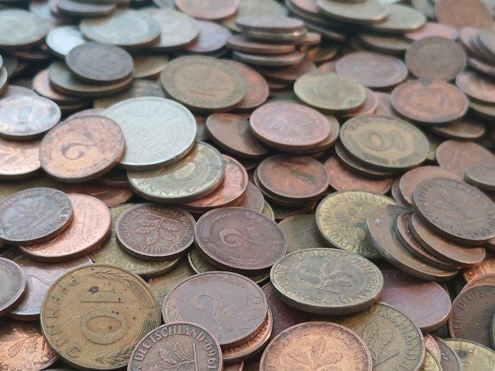 Duitsland. 1.5 kg of old coins - different dates (1949+), Postzegels en Munten, Munten | Europa | Niet-Euromunten
