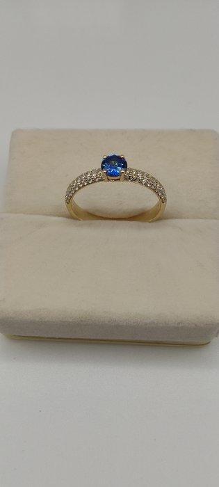 Ring - 18 karaat Geel goud - 0.93ct. tw. Saffier - Diamant, Handtassen en Accessoires, Ringen