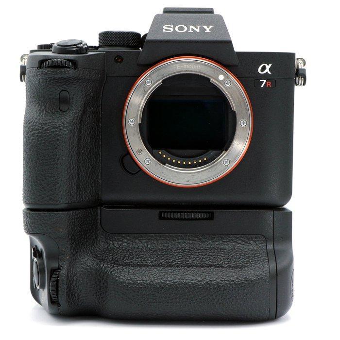Sony A7R Mark IV A Body + VG-C4EM #SONY QUALITY #SONY PRO, Audio, Tv en Foto, Fotocamera's Digitaal