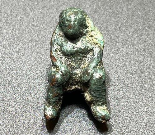 Oud-Romeins Brons Zeer zeldzame antropomorfe hanger met een, Antiek en Kunst, Antiek | Overige Antiek