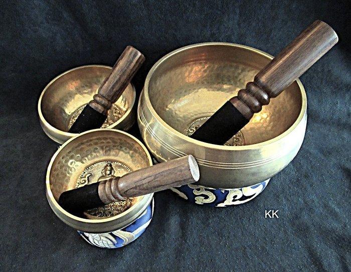 Klankschaal - Klankschalen sets - Percussie - 3x 3 dlg, Antiek en Kunst, Antiek | Overige Antiek