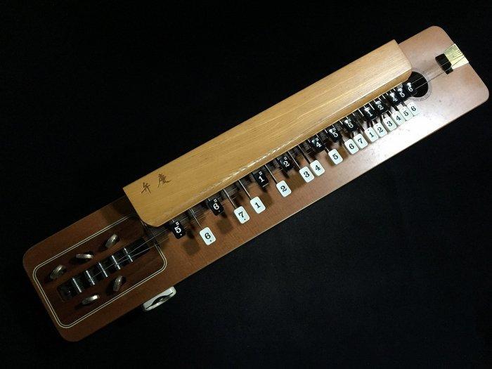 SUZUKI /  - Taisho Koto Harp - - Koto - Japan (Zonder, Muziek en Instrumenten, Blaasinstrumenten | Blokfluiten