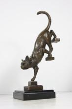 Sculpture, Descending Cat - 29 cm - Bronze, Marbre, Antiquités & Art