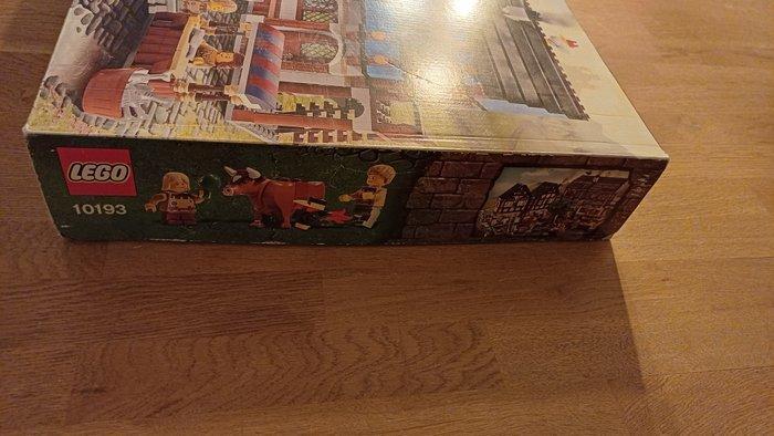 Lego Set - 10193 - Castle - Medieval Market Village, Enfants & Bébés, Jouets | Duplo & Lego
