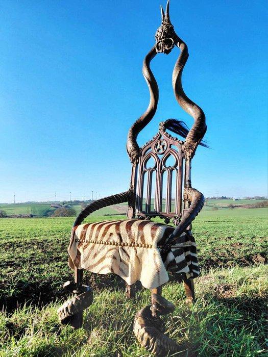 Unique african chair - inspired by michel haillard -, Antiquités & Art, Curiosités & Brocante
