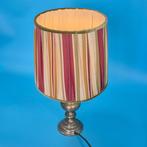 Messing-Tischleuchte mit gestreiftem Plissee-Schirm –