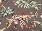 Le Carnaval de la Jungle : Tissu de luxe pour rembourrage