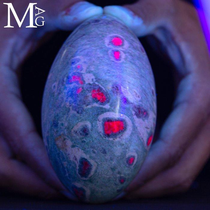 Natural Ruby - Extra Kwaliteit Heilig Lingam in robijn op, Verzamelen, Mineralen en Fossielen