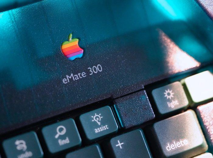 Apple eMate 300 (Newton) — NonWorking / Display or Parts, Games en Spelcomputers, Spelcomputers | Overige Accessoires