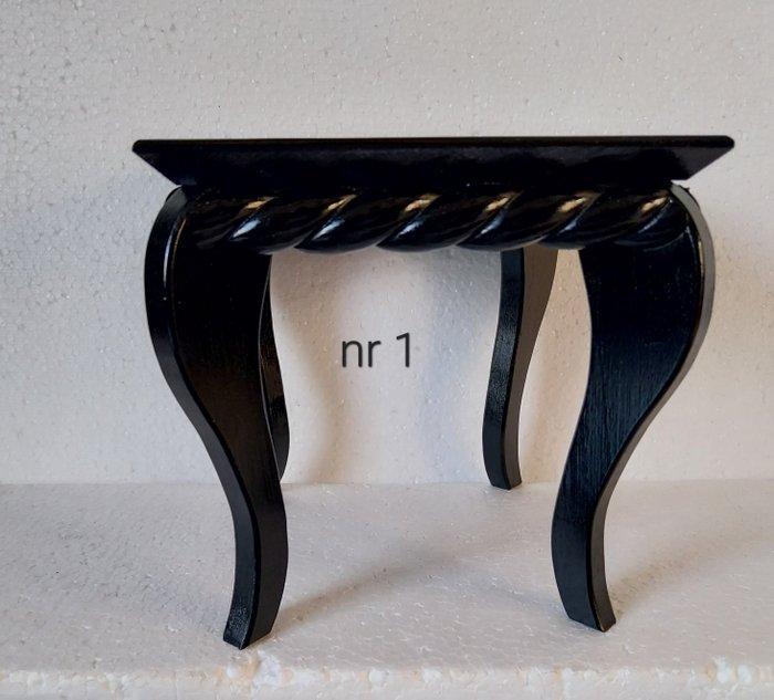 Tafel - 5 hardhouten kleine tafeltje,s , display ,, Antiek en Kunst, Curiosa en Brocante