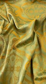 Klassiek ornamentaal jacquardweefsel met geometrisch-floraal