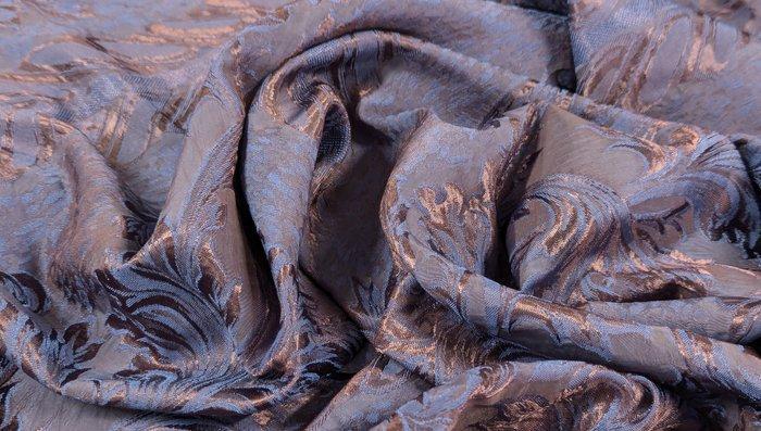 Onde di Seta e Rame su Viola di Nebbia – Broccato Castello, Antiek en Kunst, Antiek | Tapijten, Tafelkleden en Textiel