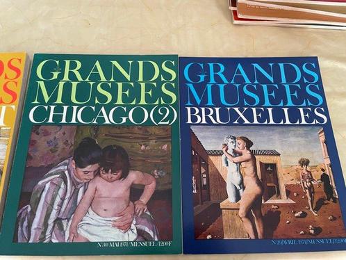 Hachette-Filipacchi - Lot van 30 boeken Le Monde des Grands, Antiek en Kunst, Antiek | Speelgoed
