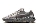 Adidas Yeezy Boost 700 V2 Tephra - Maat 38 2/3 EU, Kleding | Heren, Schoenen, Ophalen of Verzenden, Nieuw