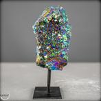 Aura-kwarts op standaard – een regenboog van energieën. aan