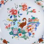Bord - Assiette en porcelaine aux émaux de la Famille Rose à