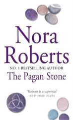 Pagan Stone 9780749938864, Boeken, Gelezen, Nora Roberts, Verzenden
