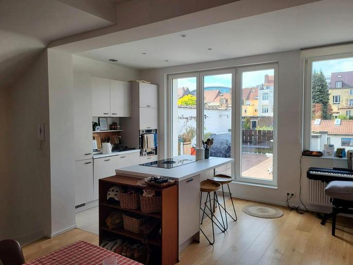 Appartement aan Avenue Nouvelle, Etterbeek, Immo, Appartementen en Studio's te huur, 50 m² of meer