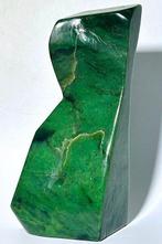 Bosgeest Esthetisch nephriet jade beeldhouwwerk in