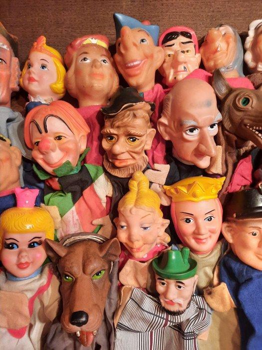 Unknown - Figuur - Set van 29 handpoppen met diverse, Antiek en Kunst, Antiek | Overige Antiek