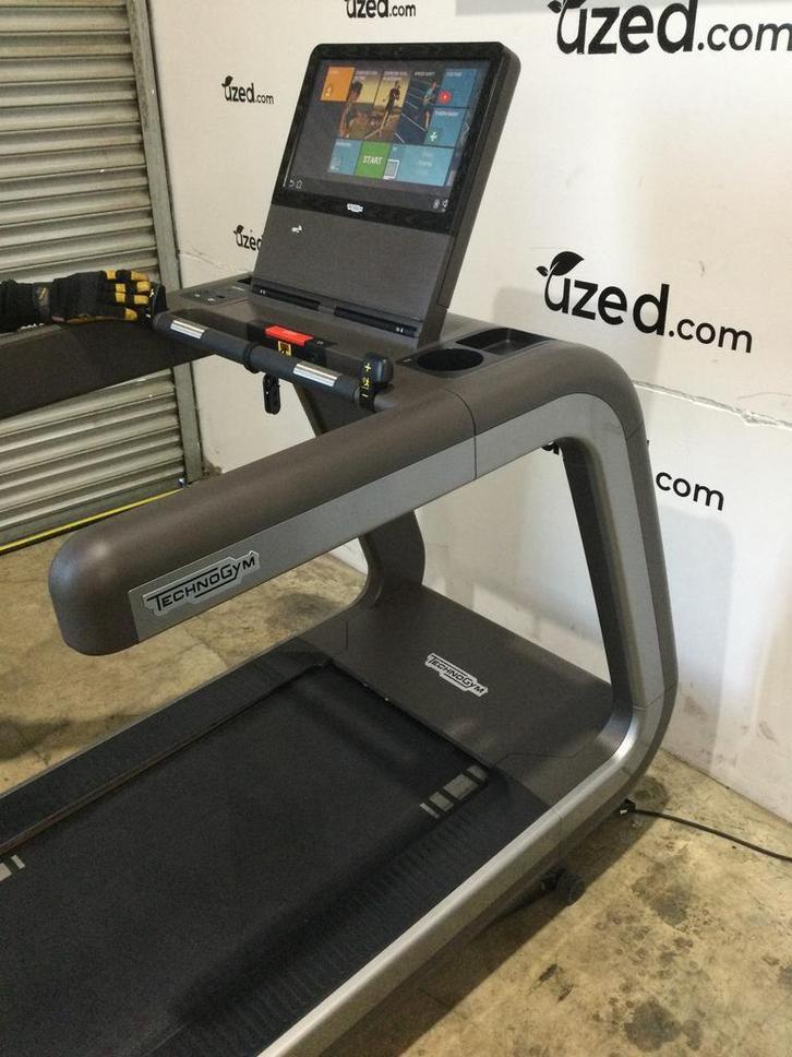 Technogym Artis Treadmill Black, Sport en Fitness, Fitnessapparatuur, Loopband, Gebruikt, Benen, Ophalen of Verzenden