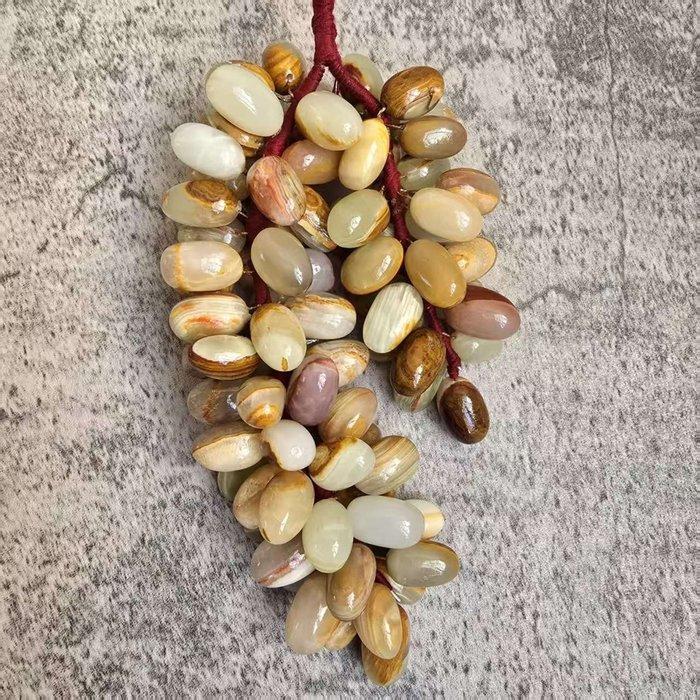 Pakistani jade grape ornament - Tafelmiddenstuk - Agaat, Antiek en Kunst, Curiosa en Brocante