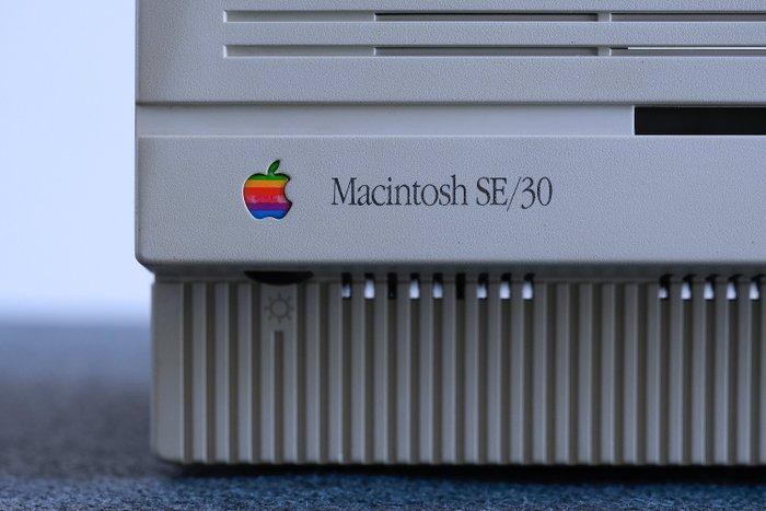 Apple Original Macintosh SE/30 case set, including the, Games en Spelcomputers, Spelcomputers | Overige Accessoires