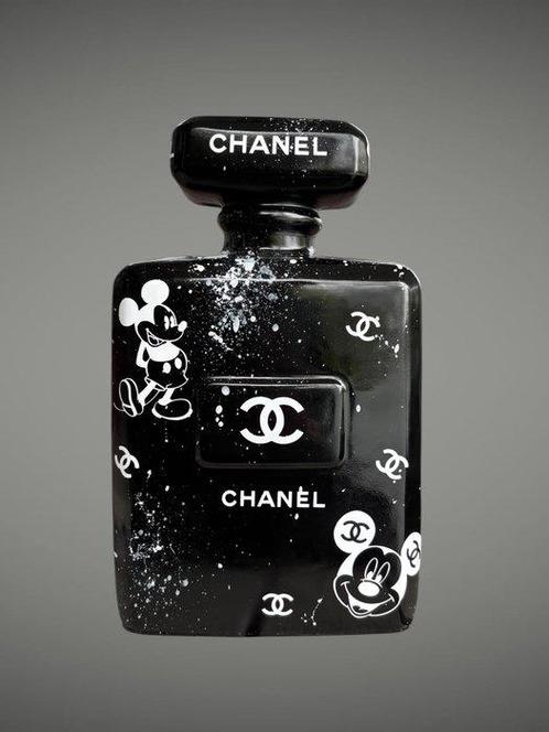 AmsterdamArts - XL Chanel X Mickey Mouse perfume bottle, Antiek en Kunst, Kunst | Designobjecten