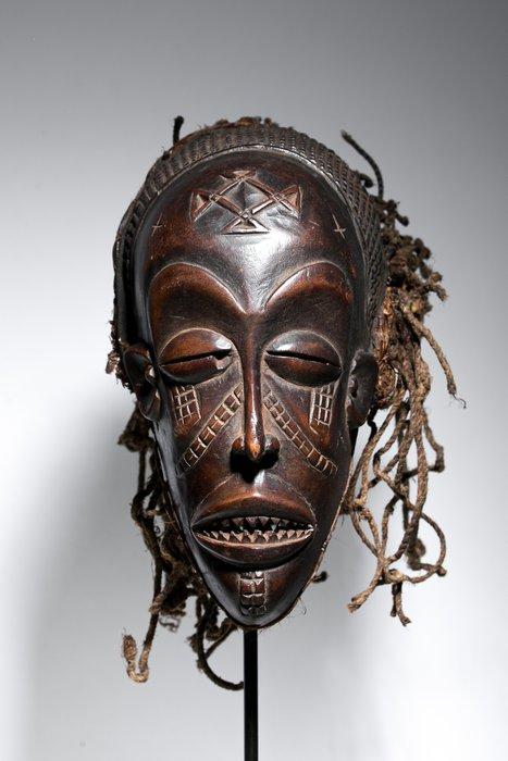 Masque Mwana Pwo - Angola (Zonder minimumprijs), Antiquités & Art, Art | Art non-occidental