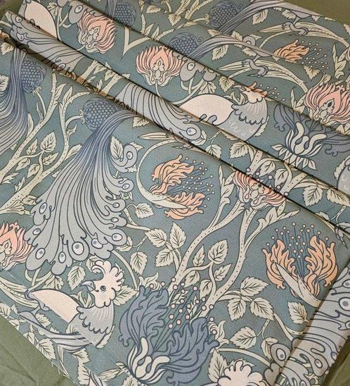 Tissu Phénix de William Morris Art Nouveau Arts and, Antiek en Kunst, Antiek | Tapijten, Tafelkleden en Textiel
