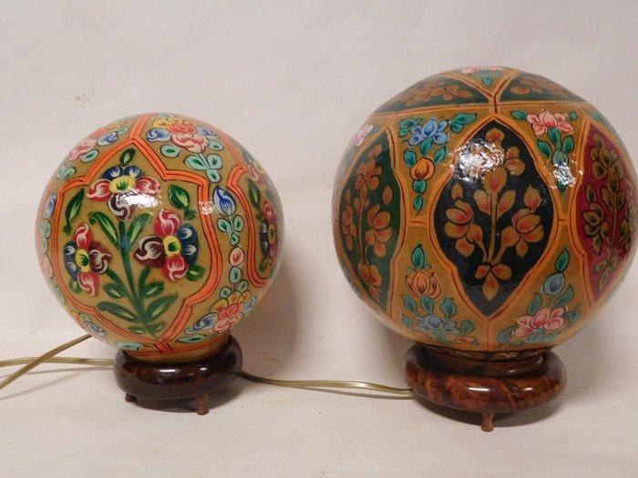 Lampe de table (2) - 2 peau de chameau (parchemin en cuir de, Antiquités & Art, Art | Objets design