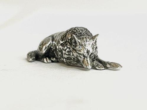 Prachtige zilveren liggende wolf miniatuur. - Personnage, Antiek en Kunst, Antiek | Zilver en Goud