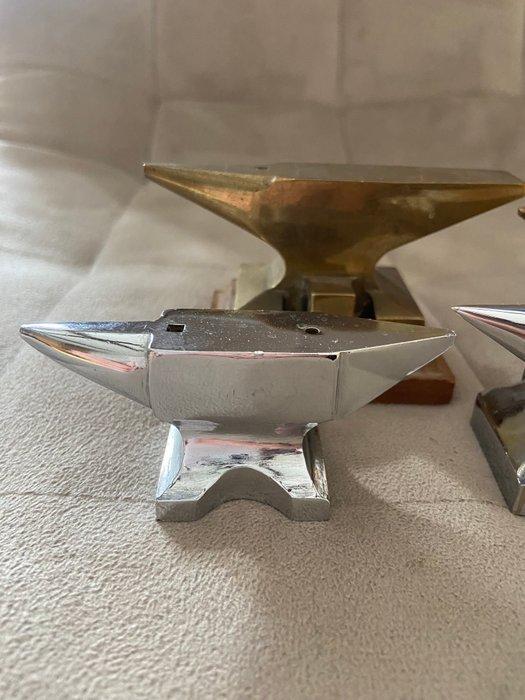 Outil de travail (5) - Jewellers Anvil, Antiquités & Art, Antiquités | Assiettes décoratives & Carrelages