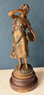 Moreau L. & F. - sculptuur, Le Baiser - 40.5 cm - Zamak