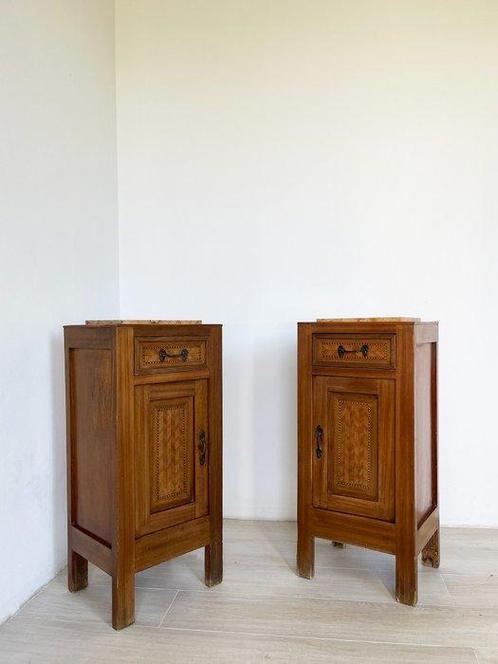 Nachtkastje (2) - Marmer, Messing, Walnoot, Antiek en Kunst, Kunst | Designobjecten