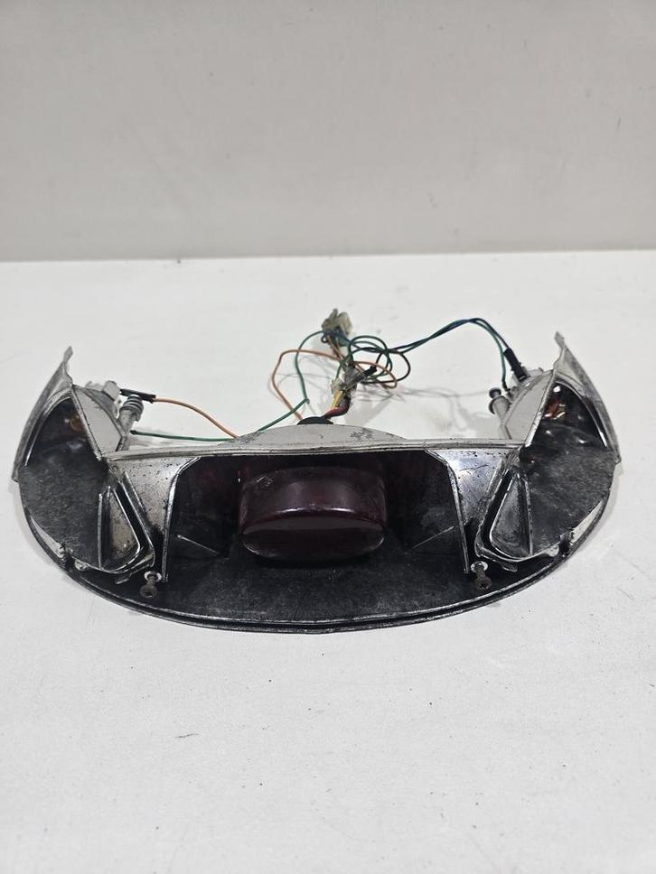 Peugeot Vivacity oud type / Achterlicht fitting voor helder, Vélos & Vélomoteurs, Pièces de cyclomoteur | Scooters, Enlèvement ou Envoi