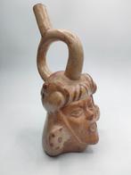 Pre-Columbiaans. Moche Keramisch portretvat met