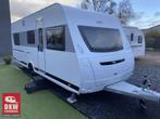 LMC Style 530 E Ruime indeling met enkele bedden en rondzit