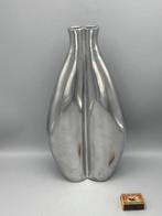 Vaas - Aluminium - Sculpturale vaas