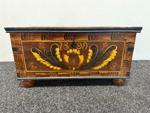 Kist - Hout - Zweedse kist uit 1890, Antiek en Kunst, Curiosa en Brocante