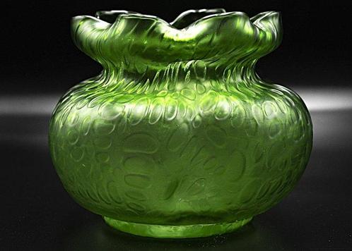 Loetz Art Nouveau Luster Green Glass Vase 1900 - Vaas  -, Antiek en Kunst, Antiek | Glaswerk en Kristal