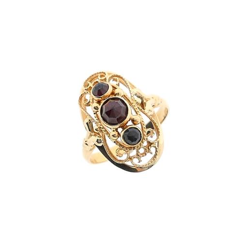 Gouden ring met granaat stenen | Vintage, Handtassen en Accessoires, Ringen, Dame, Met edelsteen, Overige kleuren, 17 tot 18, Gebruikt