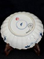 Schotel, in uitstekende staat - Porselein - China - Kangxi