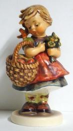 Goebel - Beeldje - M.J. Hummel (2) - Porselein, Antiek en Kunst
