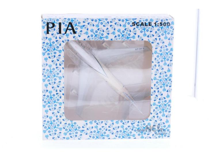 Schaal 1:500 NetModels NMPIA7 PIA Boeing 747-300 Karachi..., Hobby en Vrije tijd, Modelbouw | Vliegtuigen en Helikopters, Gebruikt